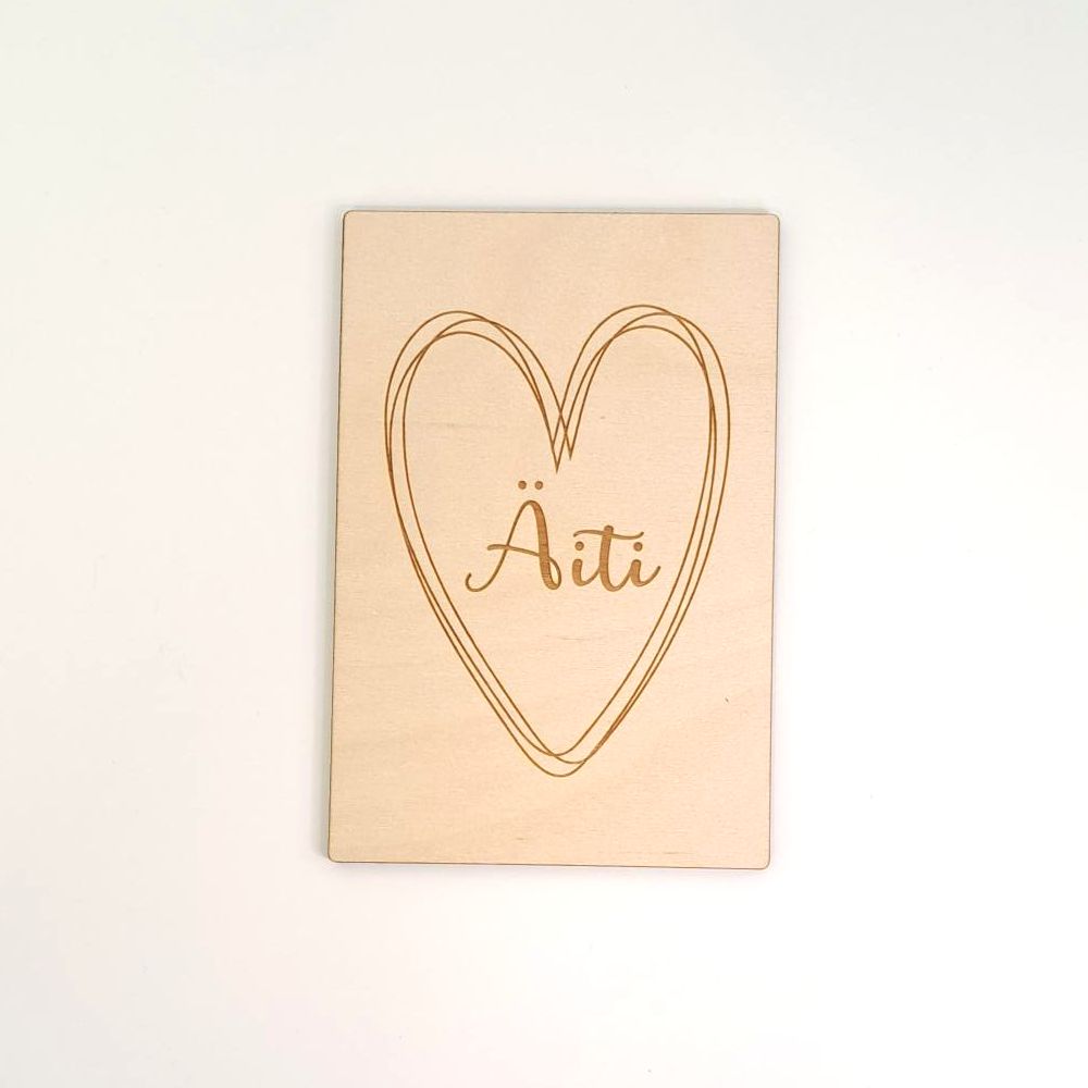 Puinen kortti, sydän ja äiti